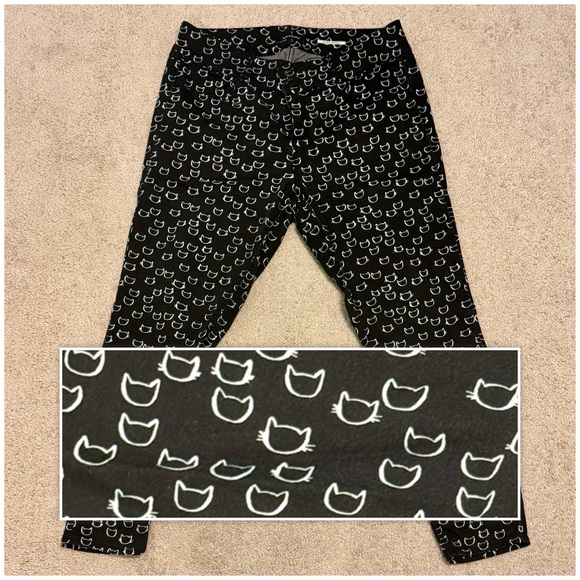 Blackheart Black and White Skinny Jeans - Now with MOAR CATS - Picture 1 of 4